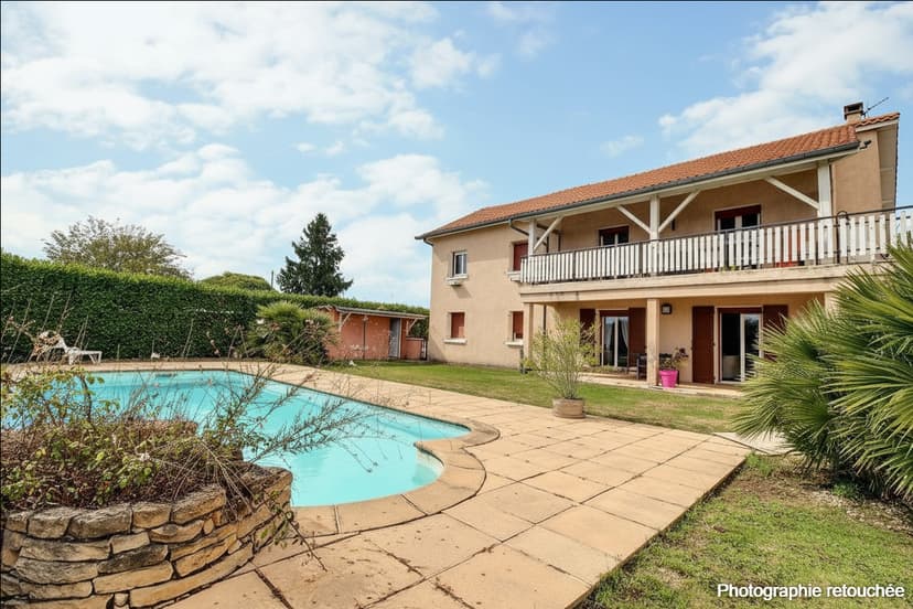 Appartement T4 au rez de chaussée d'une grande maison