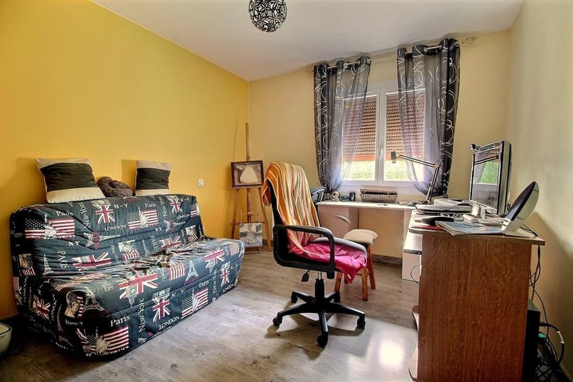 Appartement T4 au rez de chaussée d'une grande maison