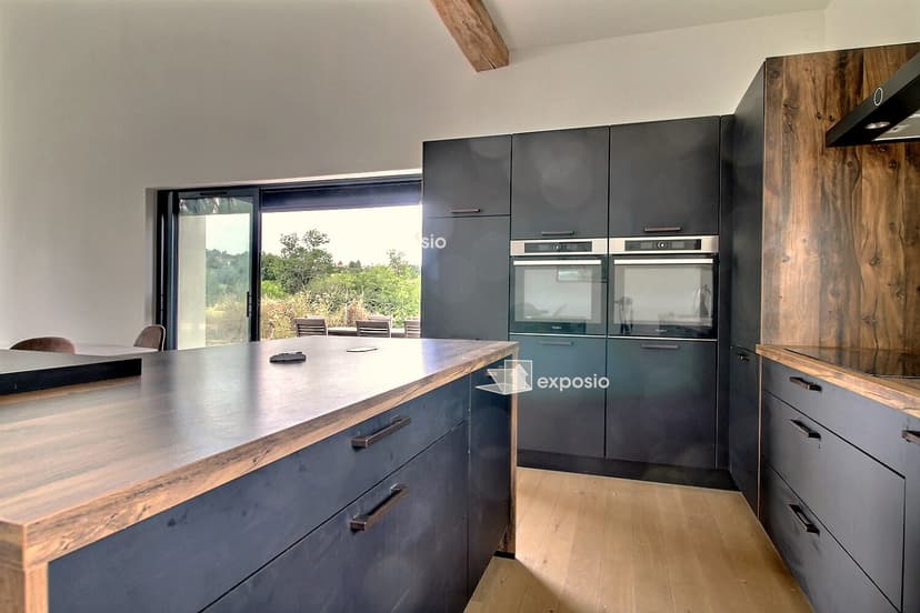 Corps de ferme rénové, terrain 10220 m²