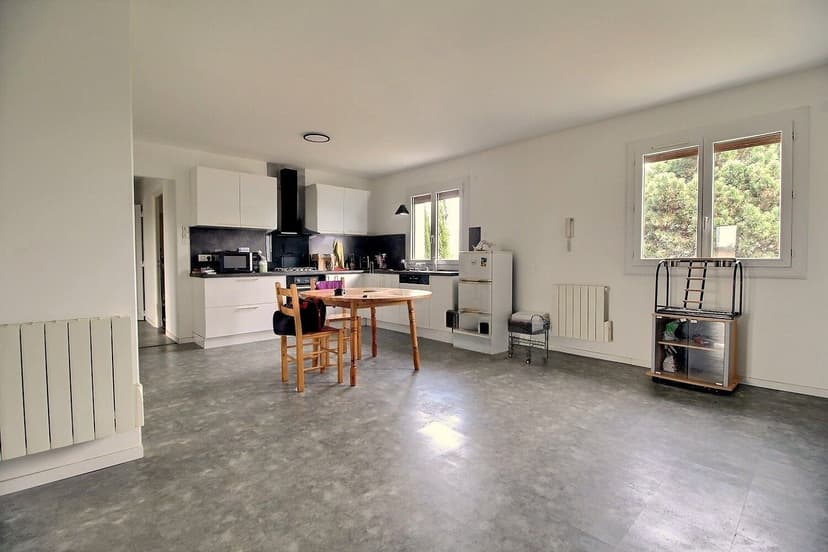 Appartement T4 110 m², dans une grande maison divisée en 2