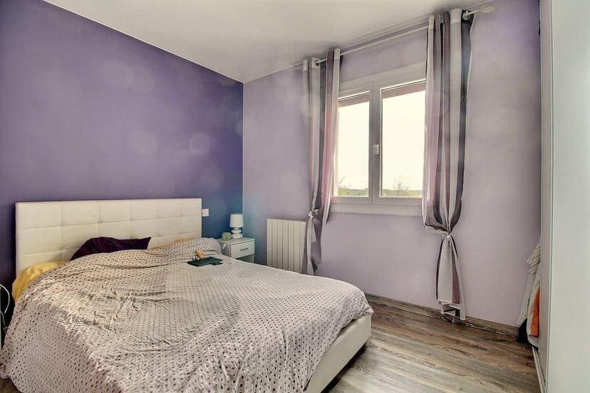 Appartement T4 au rez de chaussée d'une grande maison