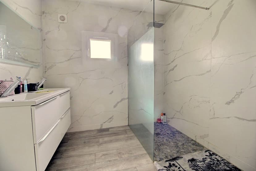 Appartement T4 110 m², dans une grande maison divisée en 2