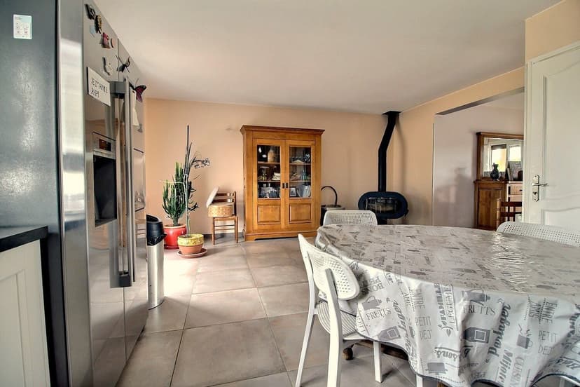 Appartement T4 au rez de chaussée d'une grande maison